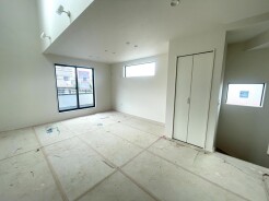 開放感と採光にこだわった広々LDK(建築中)