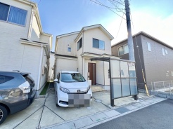 駅徒歩10分。思い切ってマイカーを1台に減らすのもアリかも。