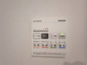 【空気もこもらず、いつもクリーンな浴室乾燥機付】
