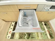 【省エネ ・ 衛生的な食器洗乾燥機付】