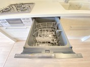 【環境にも手にも優しい、食器洗乾燥機付のキッチン】