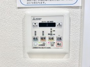 【空気もこもらず、いつもクリーンな浴室乾燥機】
