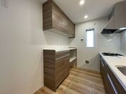 【ワイドタイプのカップボード】