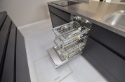 【食器洗乾燥機】