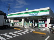 ファミリーマート本郷町店