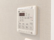 【便利な浴室暖房乾燥機つき！】