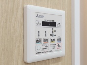 【便利な浴室暖房乾燥機つき！】