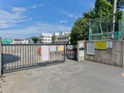 東小学校