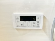 【給湯器操作盤（バスルーム側）】