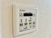 【換気乾燥暖房機】