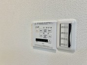 【換気乾燥暖房機】