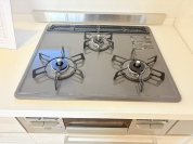 【キッチン３口ガスコンロ】