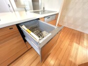 【食器洗浄乾燥機】