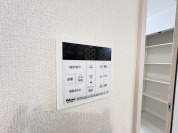 【給湯器操作パネル】