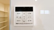 【給湯器操作パネル】