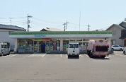 ファミリーマート岩槻太田店