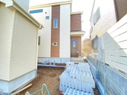 さいたま市見沼区東大宮6丁目48番　B号棟　全3【新築一戸建て】