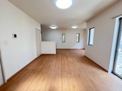 狭山市広瀬東4丁目　中古戸建【】