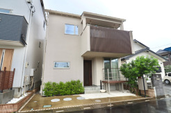 和と洋の調和が織りなす堂々とした佇まい。
オンリーワンを探していらっしゃるお客様はぜひ一度ご見学下さい。