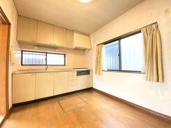 売主様ご退居済み。お気兼ねなくご見学いただけます。ごゆっくりどうぞ。
