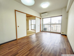 心地よい広がりを感じる、穏やかな空間
