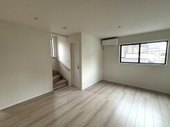 柔らかな質感と、ゆとりある空間が心地よい暮らしを演出します。