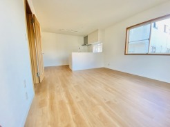 開放感と採光にこだわった広々ＬＤＫ。
