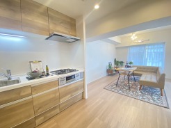 開放感と採光にこだわった広々ＬＤＫ。
