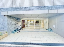 エントランス外
