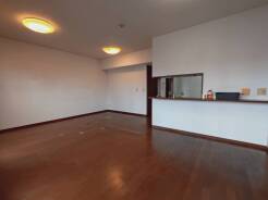 ご家族みんながゆったりくつろげる広々リビング。
