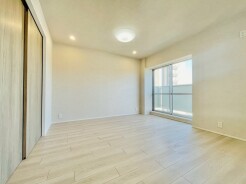 心地よい広がりを感じる、穏やかな空間
