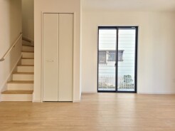 家族の動線が分かりやすいと定評のあるリビングイン階段を採用したプラン。
