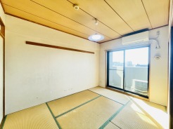 お子様にとっていいお昼寝空間になる和室は、ぜひリビングのお隣で。
