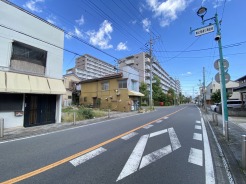 前面道路含む外観