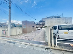 前面道路含む現地写真
