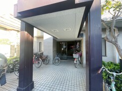 エントランス外
