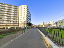 前面道路含む現地写真
