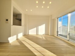 ご家族みんながゆったりくつろげる広々リビング。
