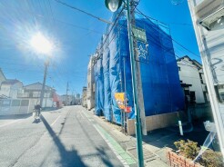 前面道路含む外観