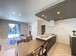 開放感と採光にこだわった広々ＬＤＫ。
