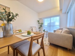 ご家族みんながゆったりくつろげる広々リビング。
