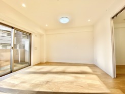 ご家族みんながゆったりくつろげる広々リビング。
