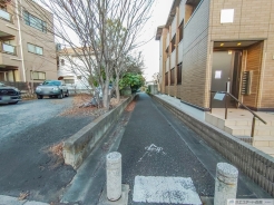 前面道路含む現地写真
