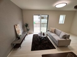 2号棟 ご家族みんながゆったりくつろげる広々リビング。
