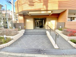 エントランス外
