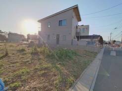 1号地 前面道路含む外観