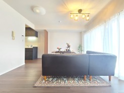 解放感あふれるリビングは、自然に光と風に恵まれます。
