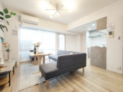 ご家族みんながゆったりくつろげる広々リビング。
