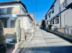 前面道路含む外観