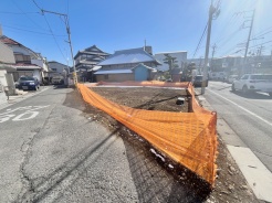 前面道路含む外観
